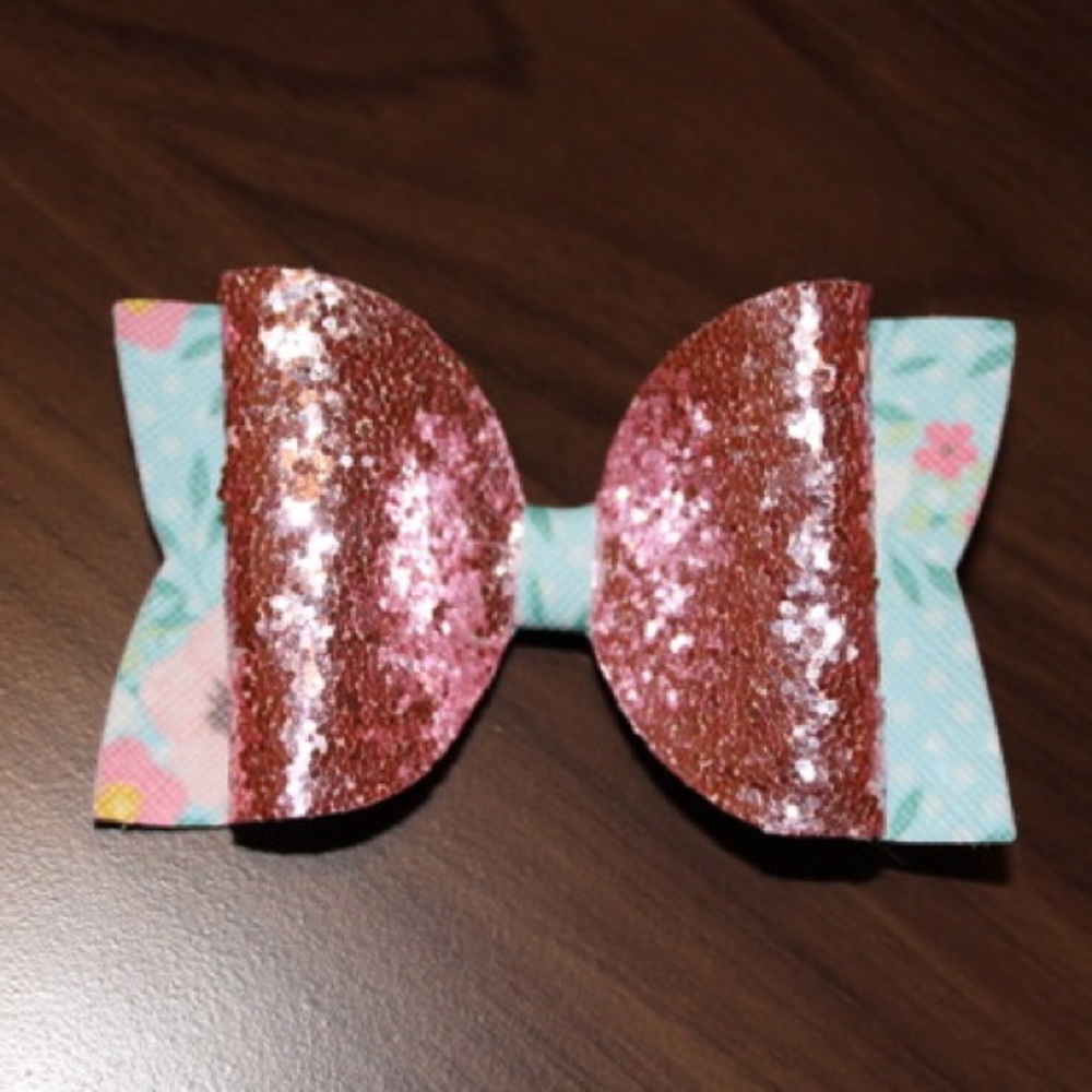 Medium pink floral glitter bow!